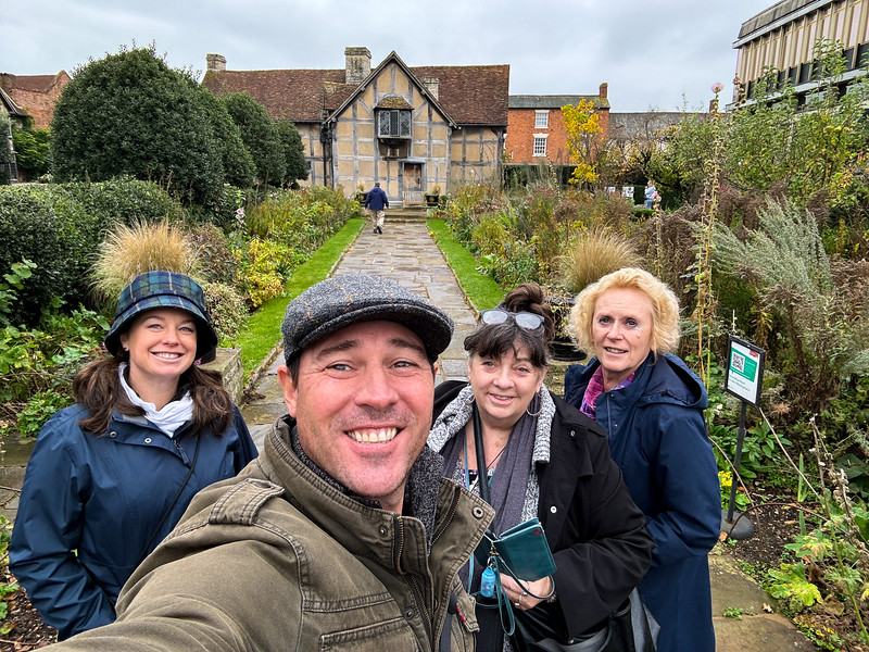 Lina and David Stock group photo while on a tour of Great Britain